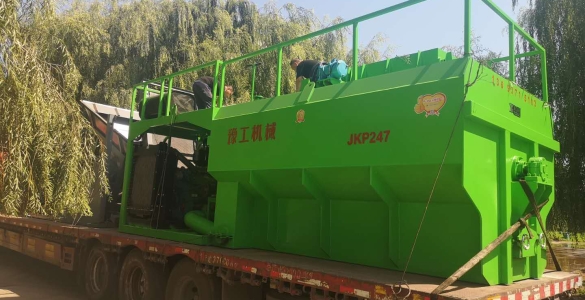         6萬(wàn)平邊坡綠化，噴播機(jī)租還是買？       